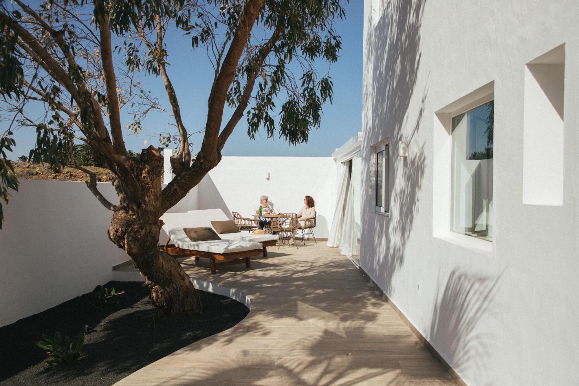 Alava Suites Коста Тегисе Екстериор снимка