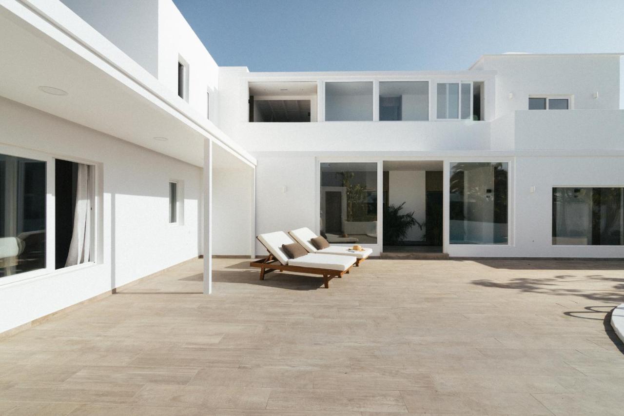 Alava Suites Коста Тегисе Екстериор снимка